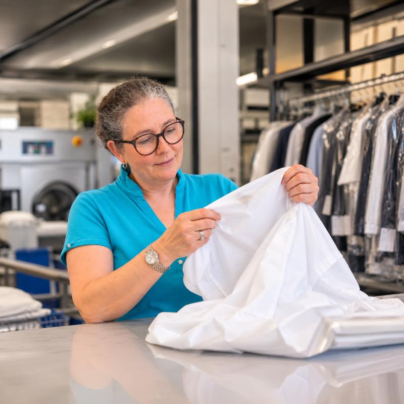 Textilreinigung Wien, Putzerei Wien, Wäscherei Wien, Edler (vormals Zinkl) in 1130 Wien, Teppichreinigung Wien, Anzug Reinigung Wien, Lederreinigung Wien, Kleiderreinigung Wien